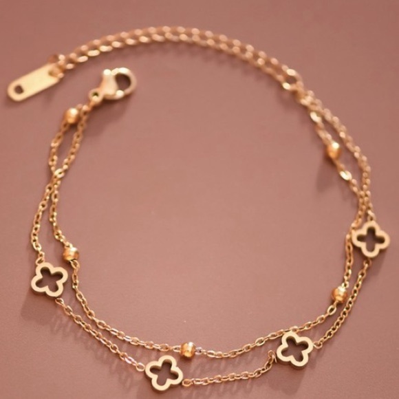 18K Double Chain Clover Bracelet - Picture 2 of 3